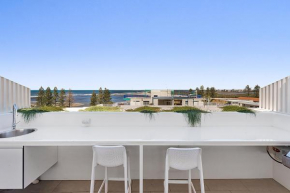 Luxury 5-floor Unit with Ocean Views near Beach